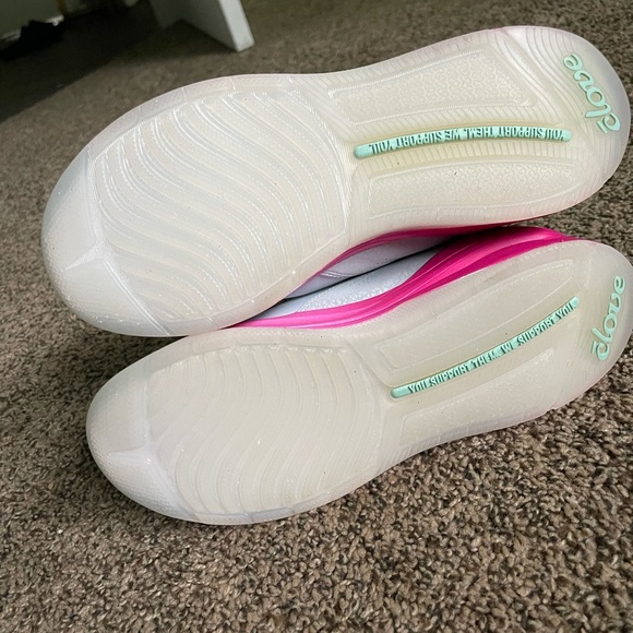 Cloves nursing shoes new without box - Picture 6 of 7